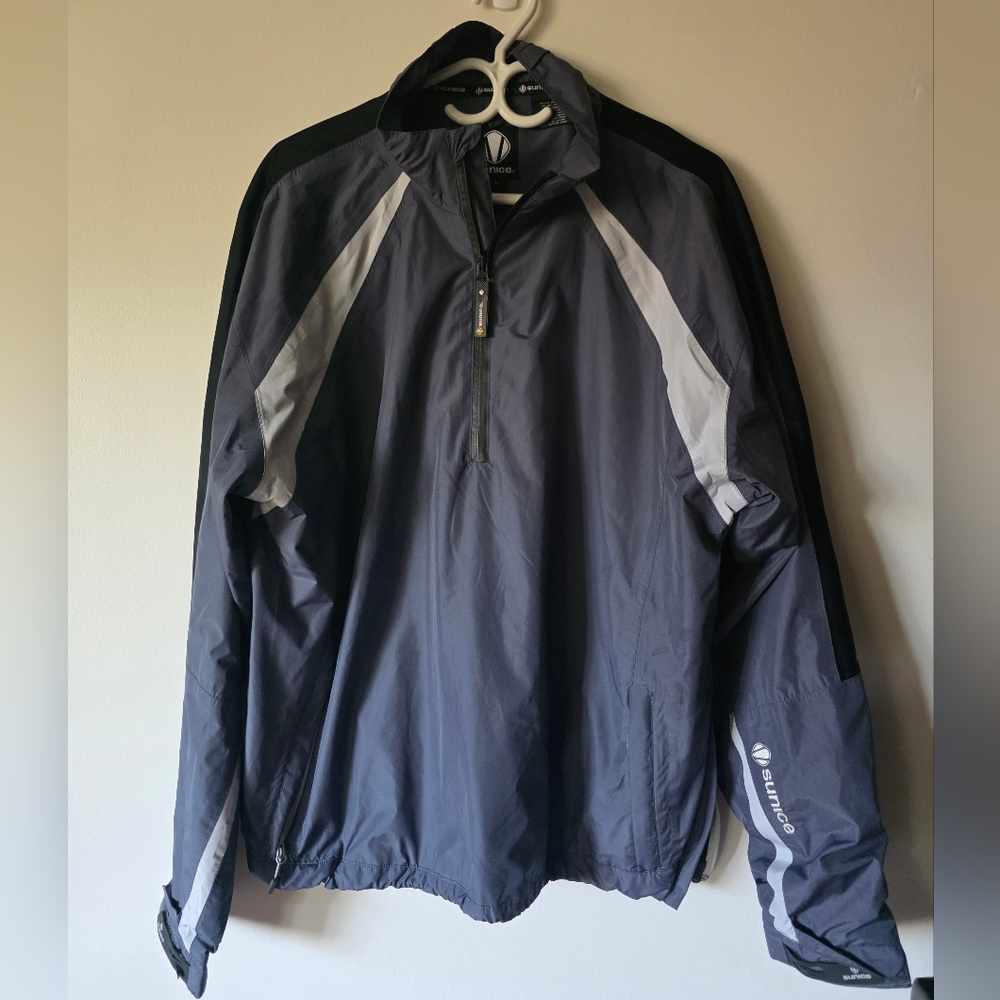 Sunice men’s half-zip windbreaker pullover, size L